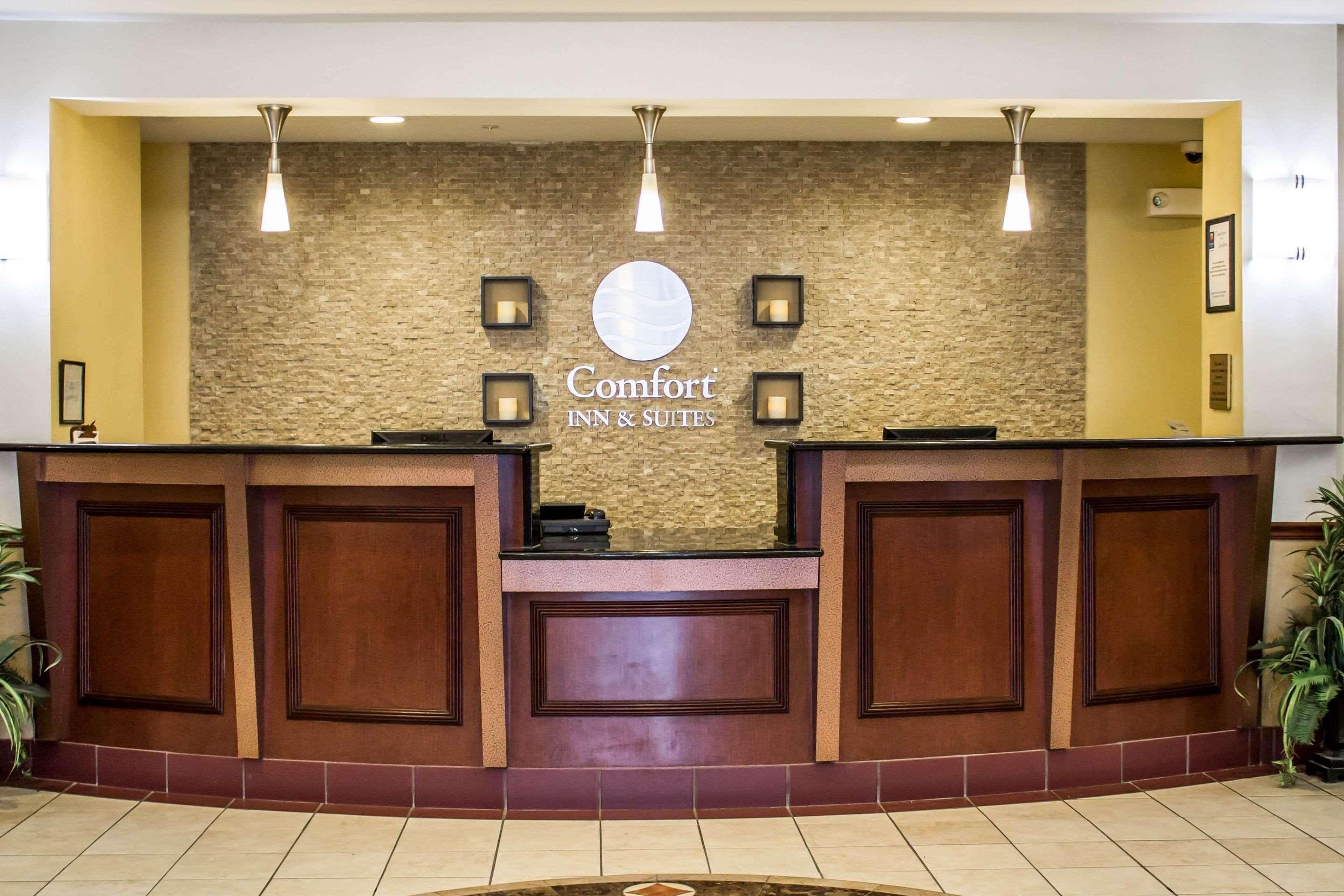 Comfort Inn & Suites Kent - University Area Exteriér fotografie